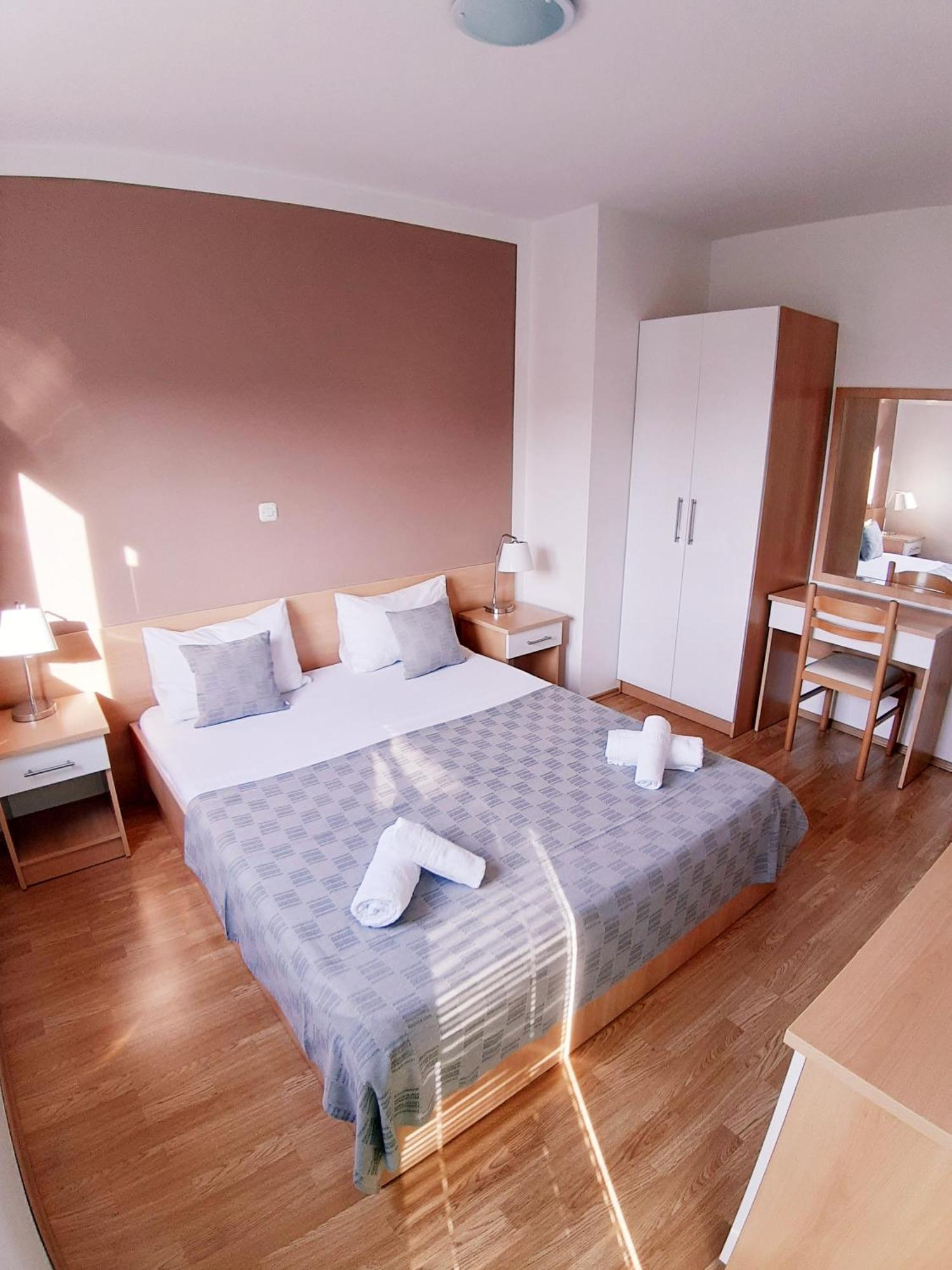 Vila Maslina Apartments Mit Pool Und Garten Nahe Am Strand Tucepi Room photo
